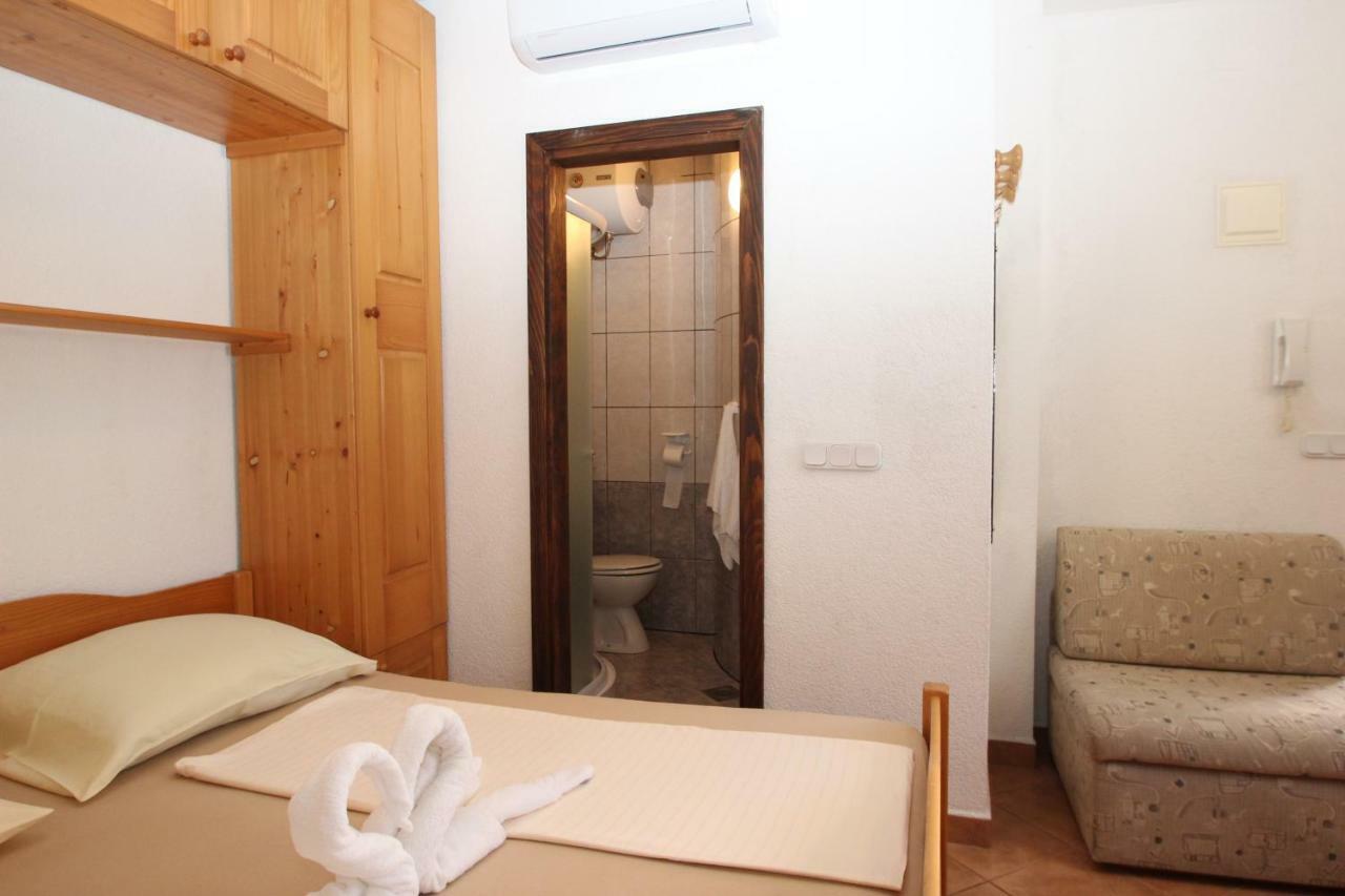 Appartments Mali Raj เวอร์ซาร์ ภายนอก รูปภาพ